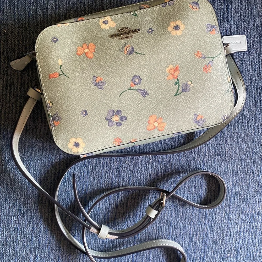 Coach 🩵 Light Blue Floral 🌼 Camera Bag ✨ Purse - Picture 2 of 7